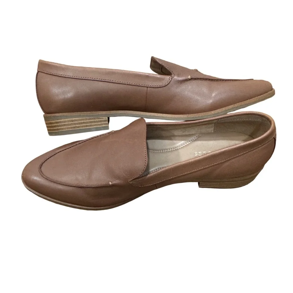 Aerosoles Womens Tan Leather Loafers Almond Toe Slip On Low Stacked Heel Size 11